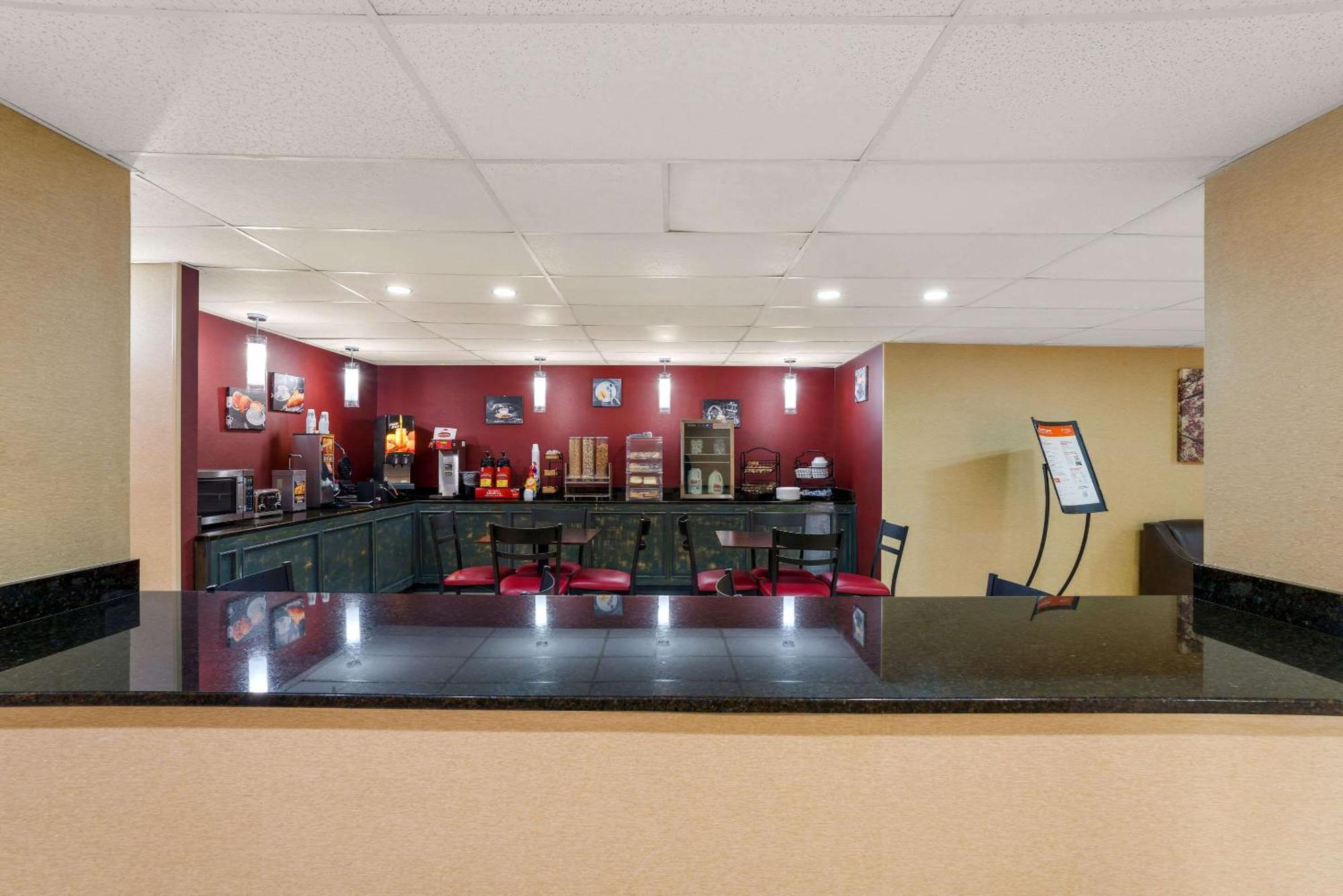 Rodeway Inn Brandon Exteriér fotografie